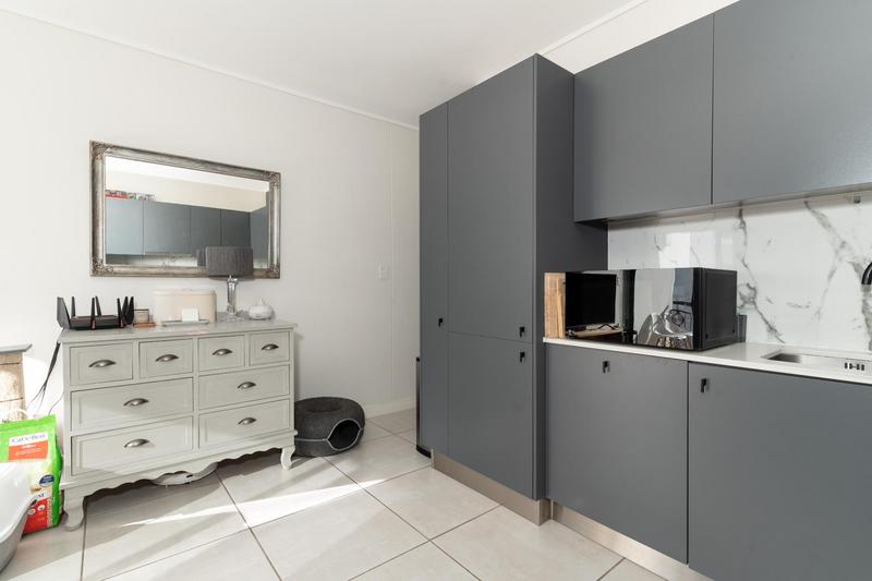 2 Bedroom Property for Sale in Paardevlei Western Cape